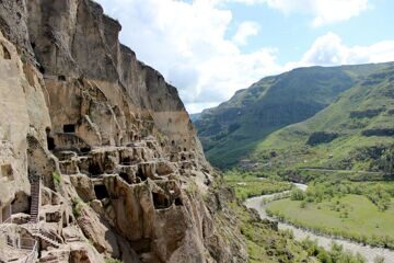 tur vardzia rabat